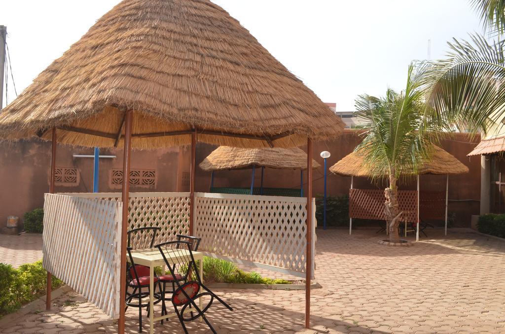 Ouaga Beach Hotel Ouagadougou Exterior photo