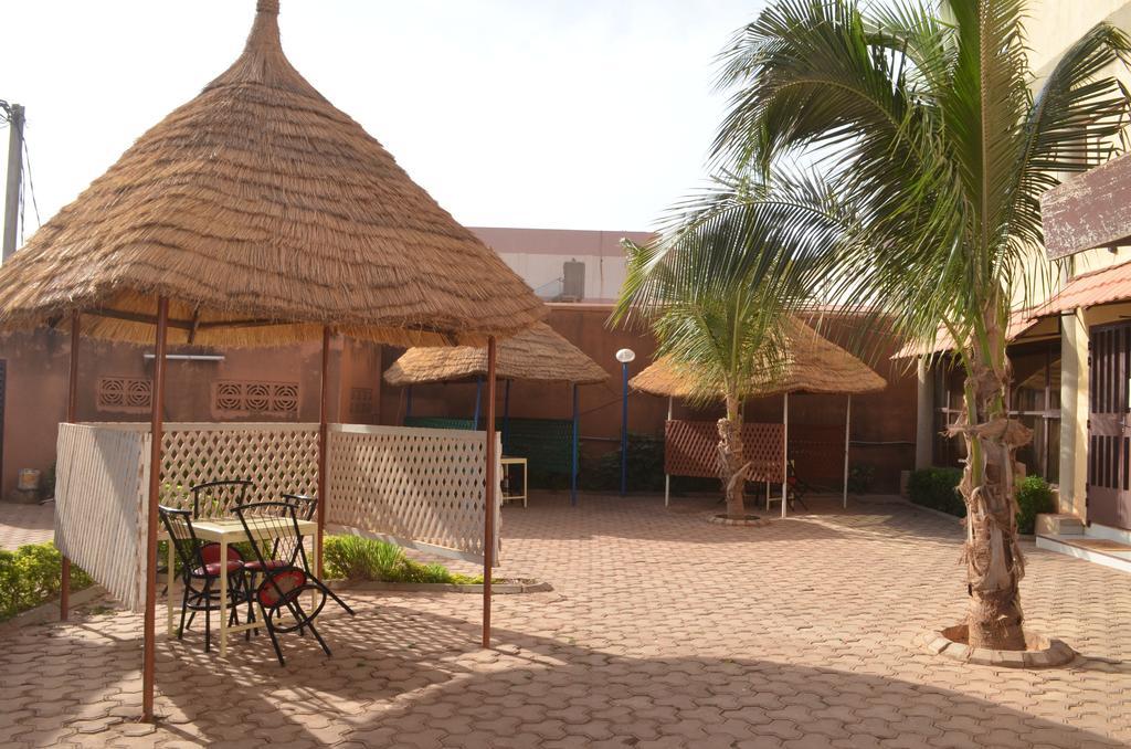 Ouaga Beach Hotel Ouagadougou Exterior photo